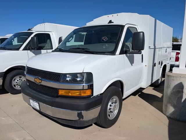 2025 Chevrolet Express Cutaway