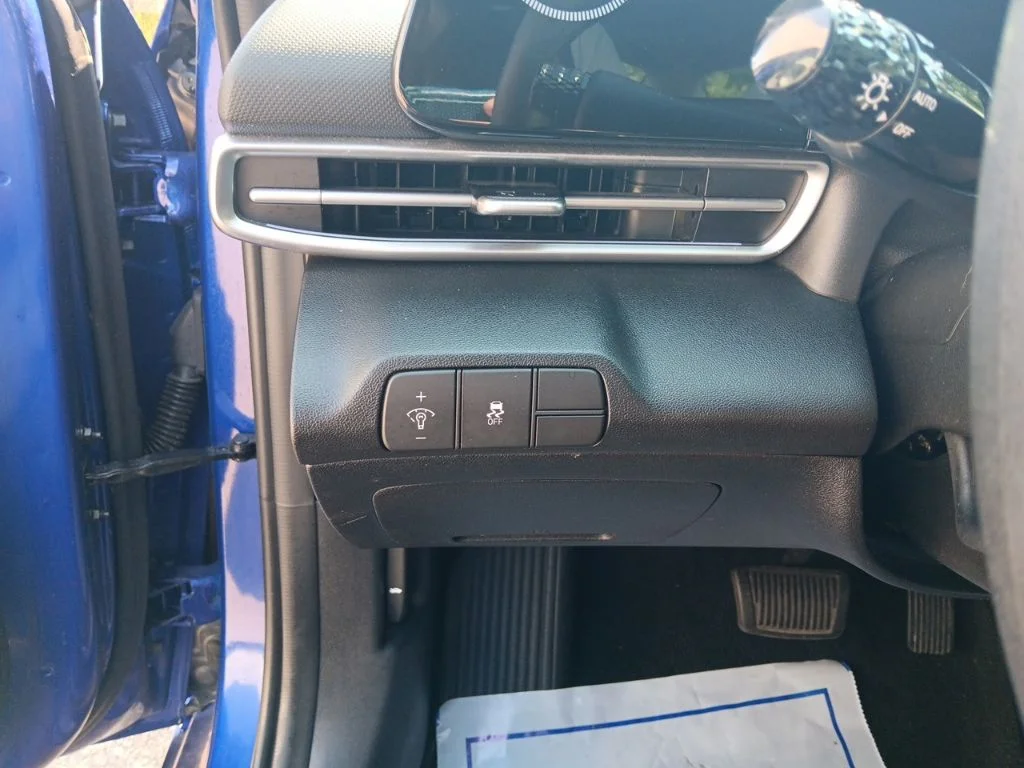 Used 2024 Intense Blue Hyundai SEL image 16