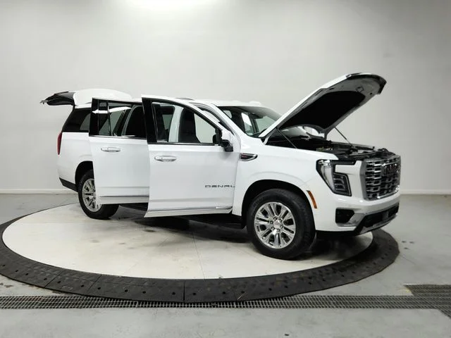 Used 2025 White GMC Denali image 10