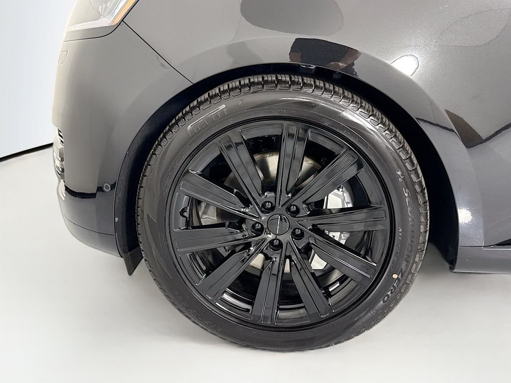 New 2026 Santorini Black Land Rover SE image 30