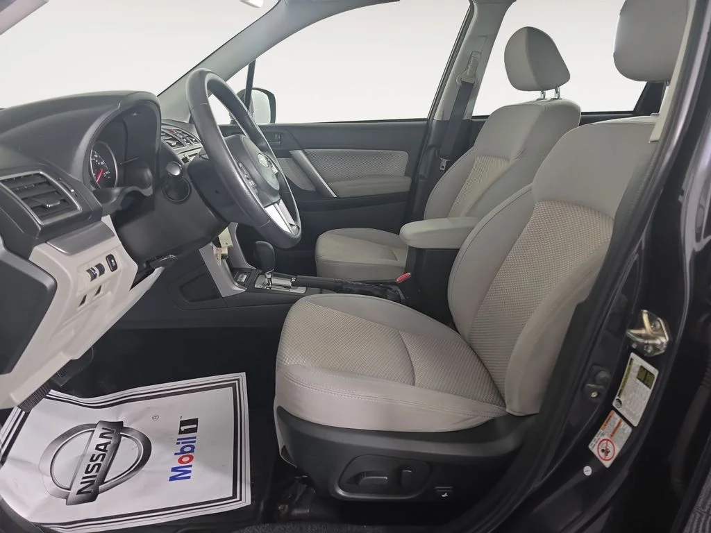 Used 2018 Dark Gray Metallic Subaru 2.5i Premium image 9
