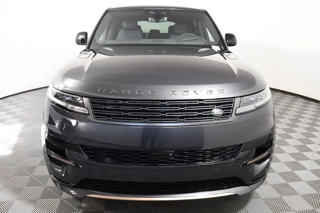 New 2026 Carpathian Gry Land Rover Dynamic SE image 10