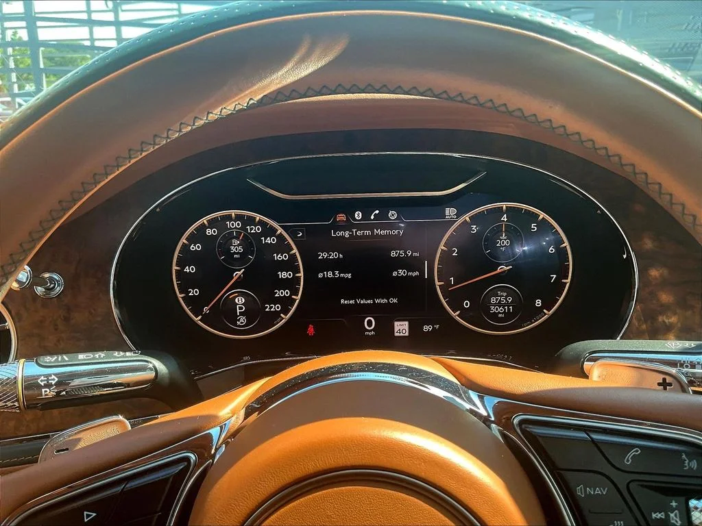Used 2022 Viridian by Mulliner Bentley V8 image 13