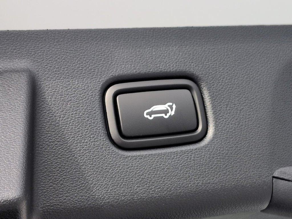 New 2026 White Hyundai SEL Plus FWD image 17