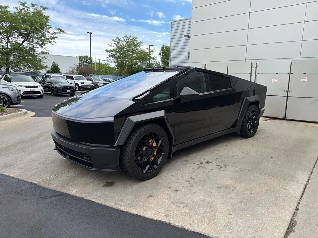 2024 Tesla Cybertruck All-Wheel Drive's photo