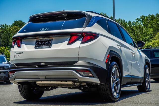 Certified Used 2025 White Hyundai SEL image 13