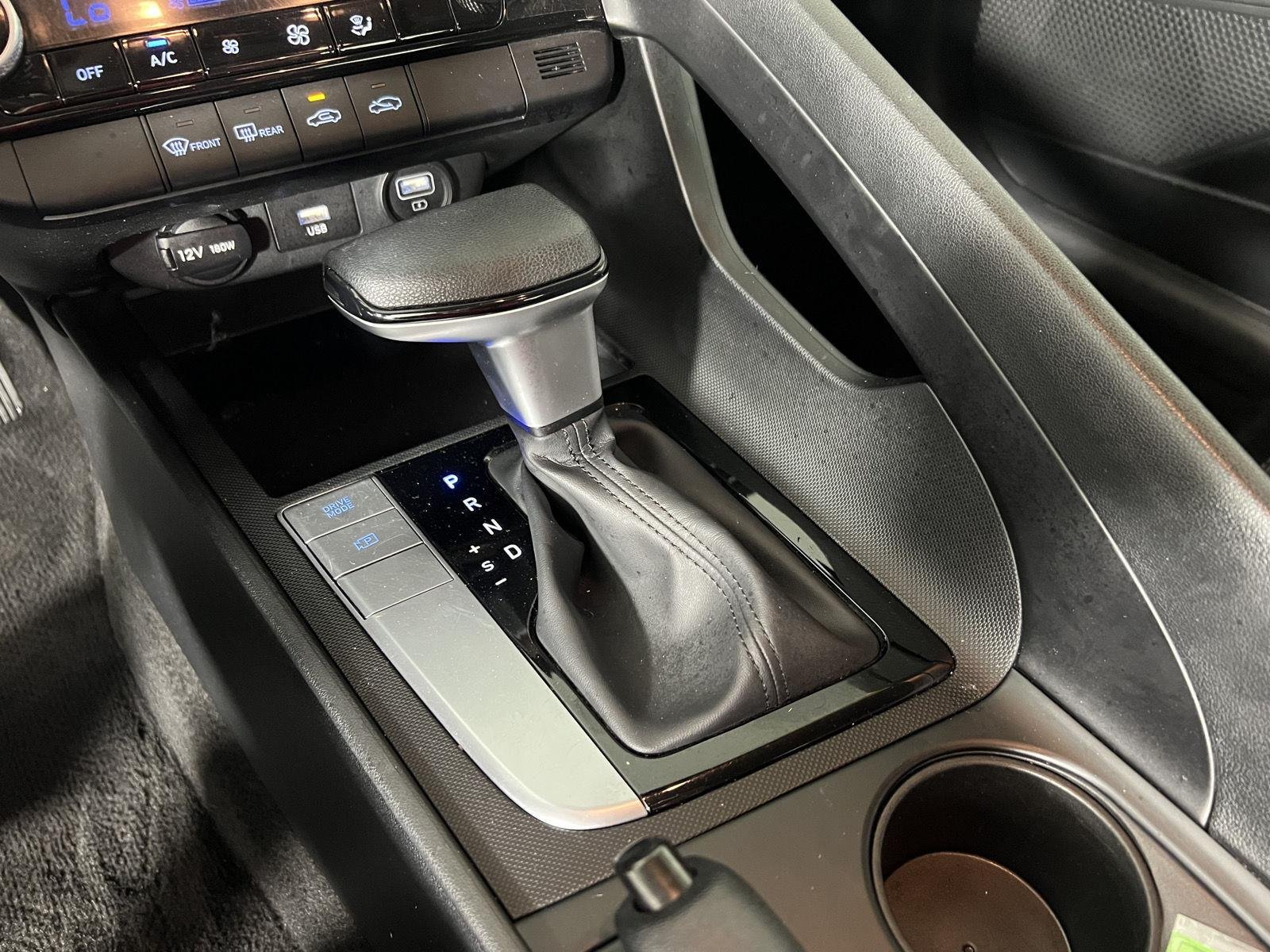 Used 2023 Phantom Black Hyundai SEL image 19