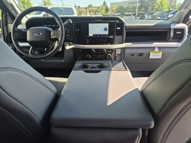 2025 Ford F-350 Super Duty Chassis Cab XL - Photo 21