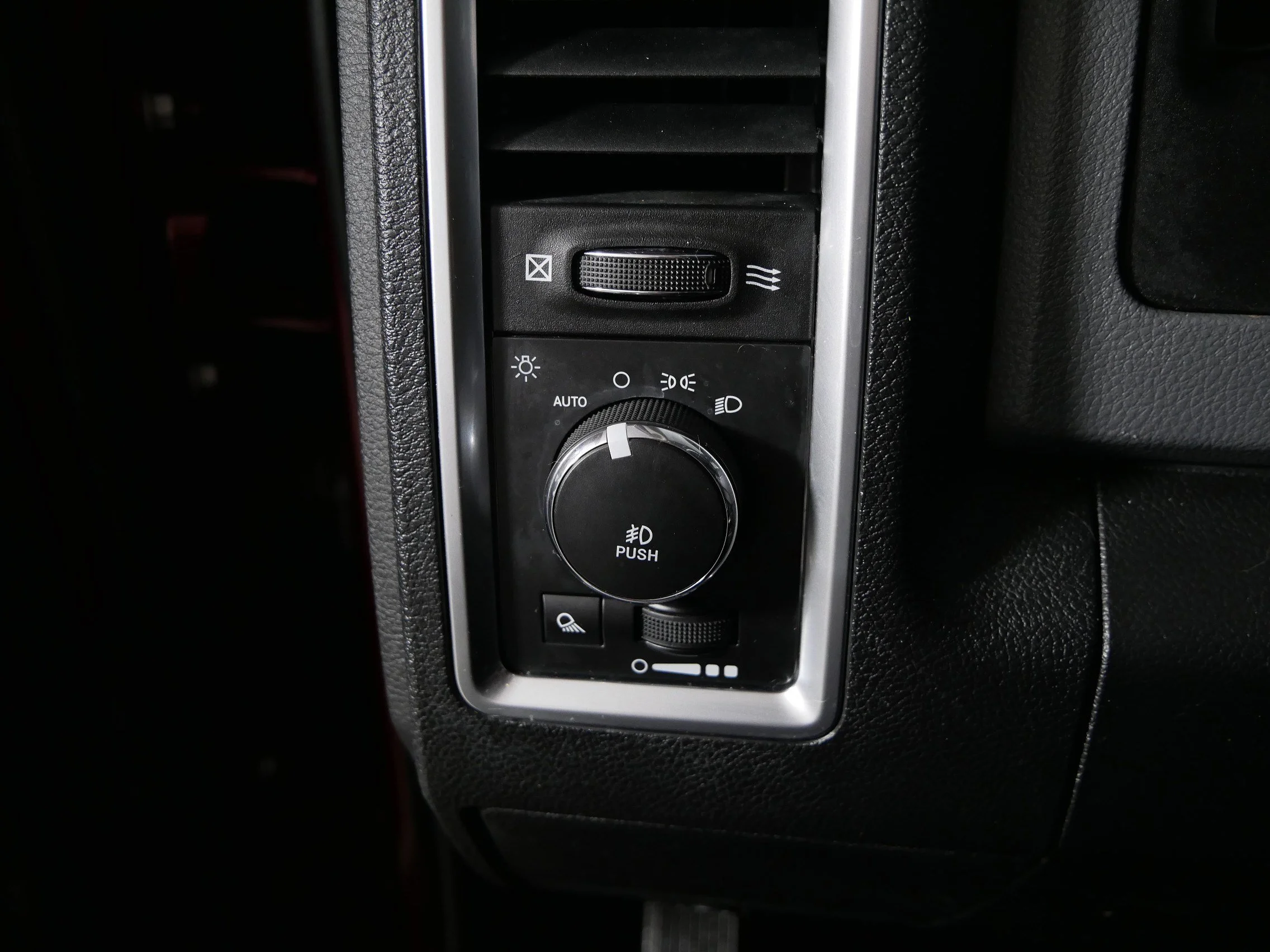 Used 2017 Delmonico Red Pearlcoat Ram Big Horn image 26