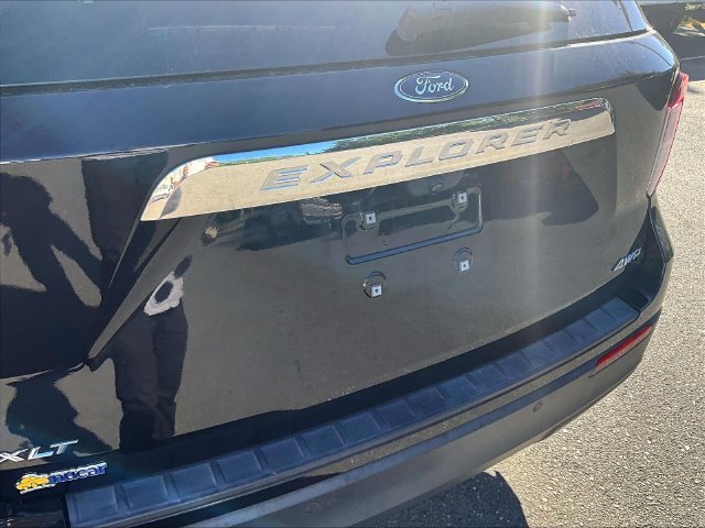 Used 2022 Black Metallic Ford XLT image 8