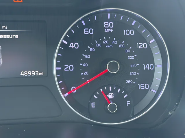 Used 2023 White Kia LXS image 28