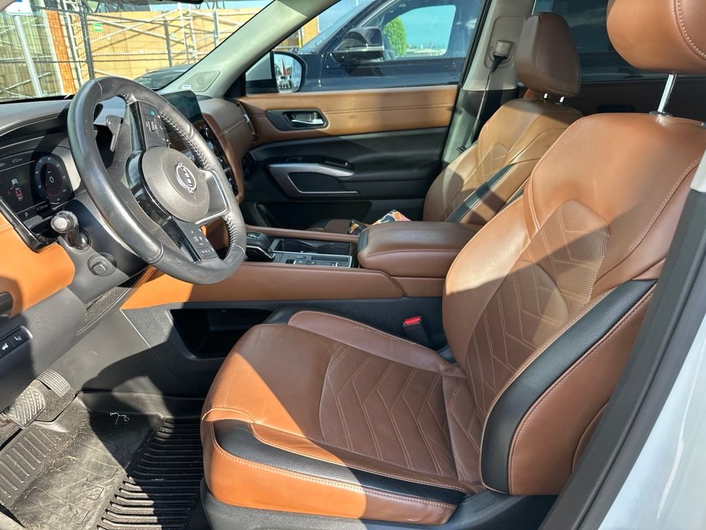 Certified Used 2024 White Nissan Platinum image 3