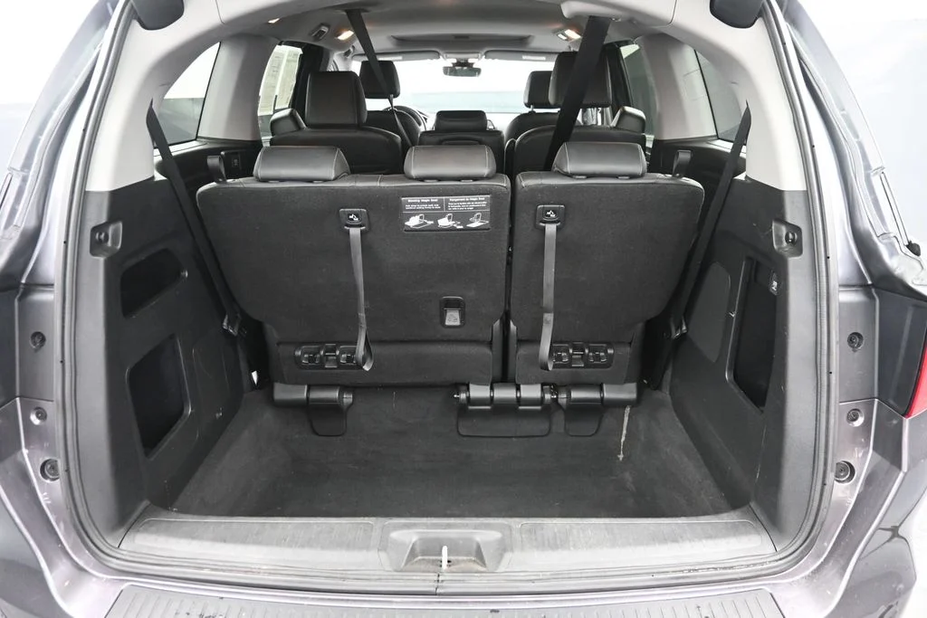 Certified Used 2024 Gray Honda EX-L image 12