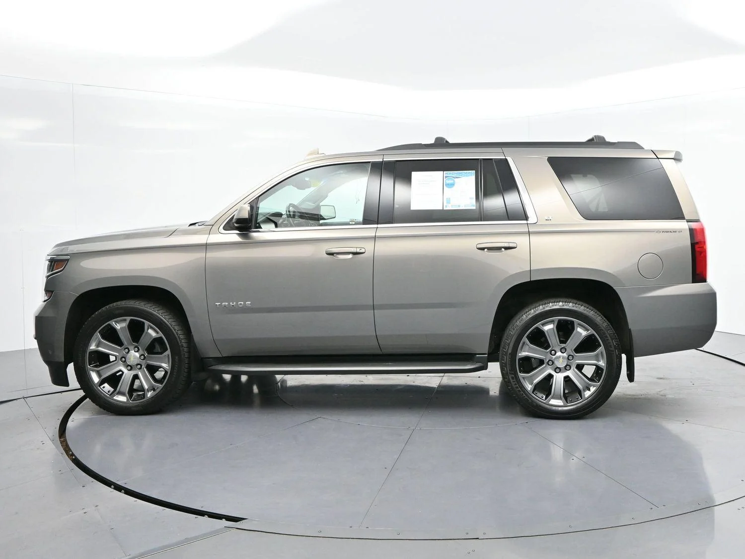 Used 2018 PEPPERDUST METALLIC Chevrolet LT image 5