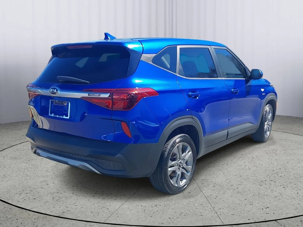 Used 2021 Blue Kia LX image 3