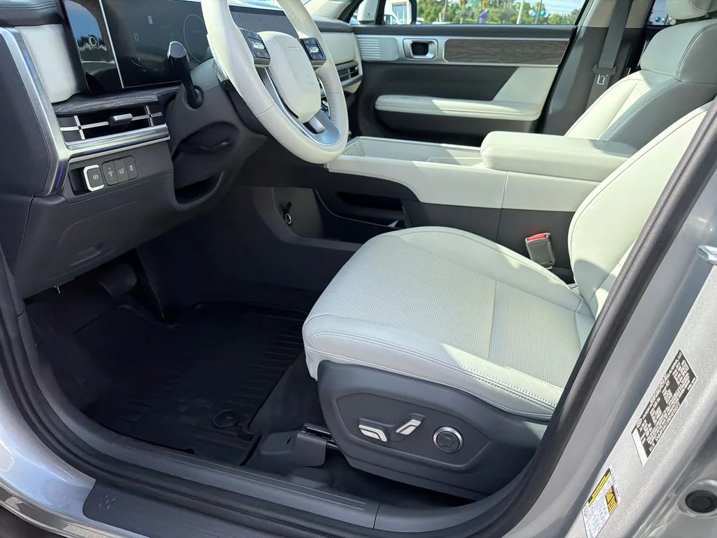 Used 2024 Silver Hyundai Limited image 9