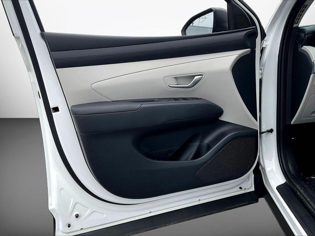 New 2026 White Hyundai SEL AWD image 25