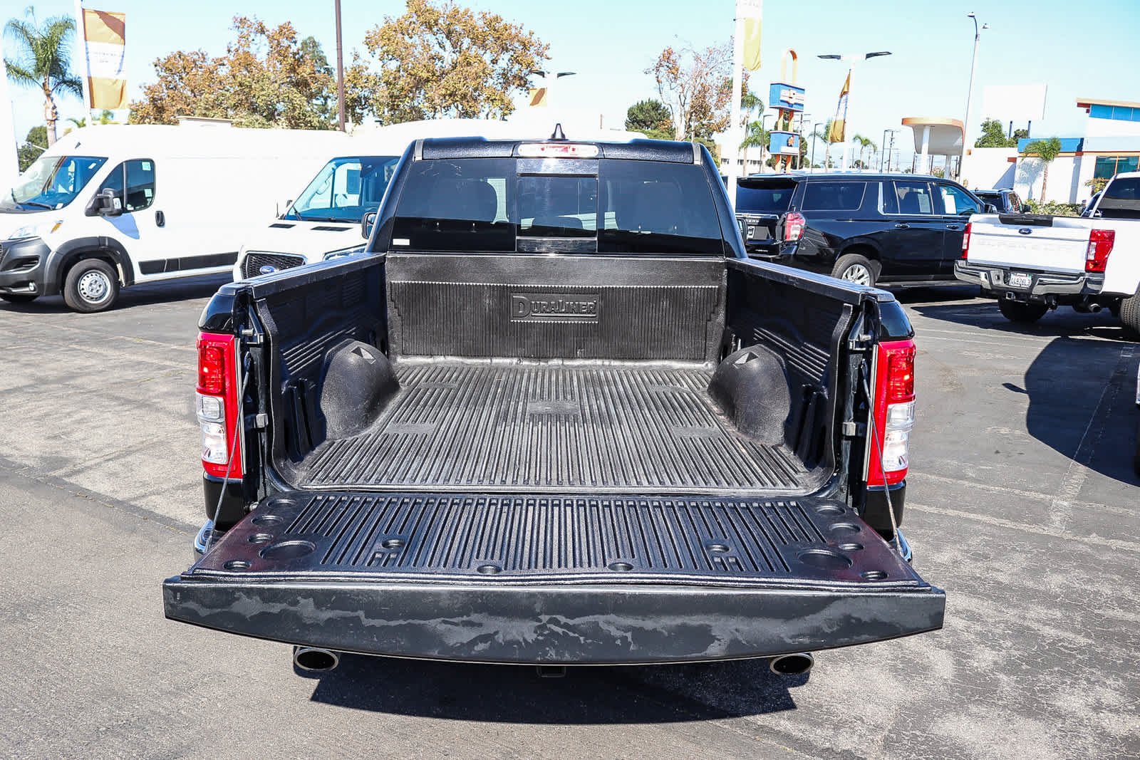 Used 2022 Diamond Black Crystal Pearlcoat Ram Big Horn image 26