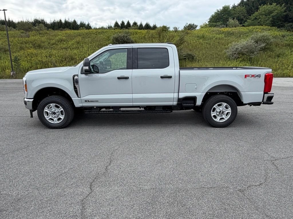 New 2026 Avalanche Ford F-250® XLT image 2