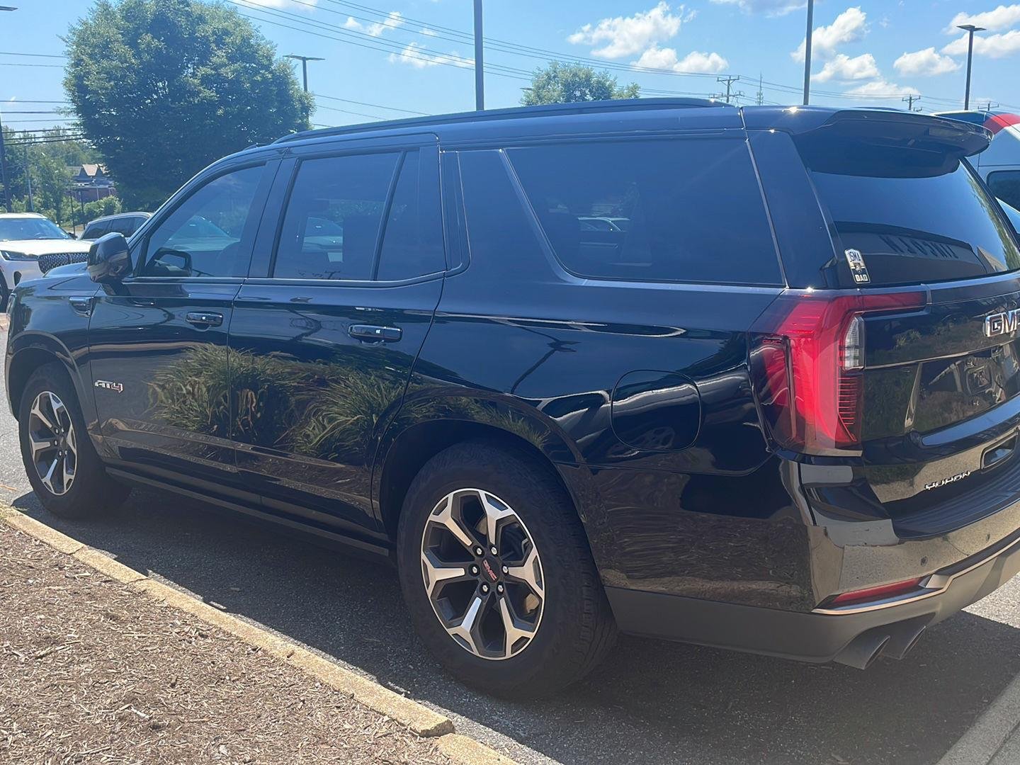 Used 2025 Onyx Black GMC AT4 Ultimate image 2