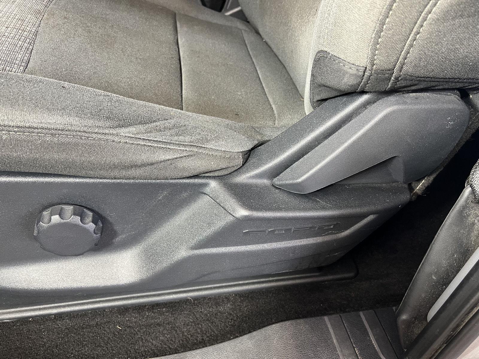 Used 2022 Iconic Silver Ford XLT image 6