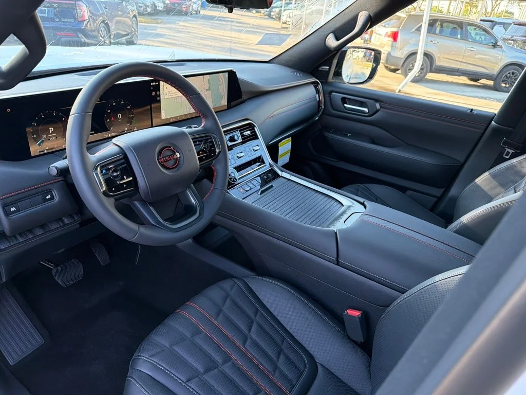 New 2026 Aspen White TriCoat / Super Black Two-tone Nissan PRO-4X® image 12