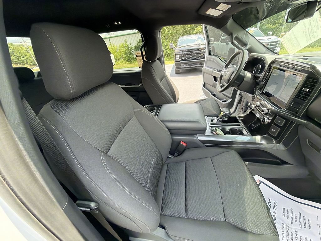 Used 2023 White Ford XLT image 30