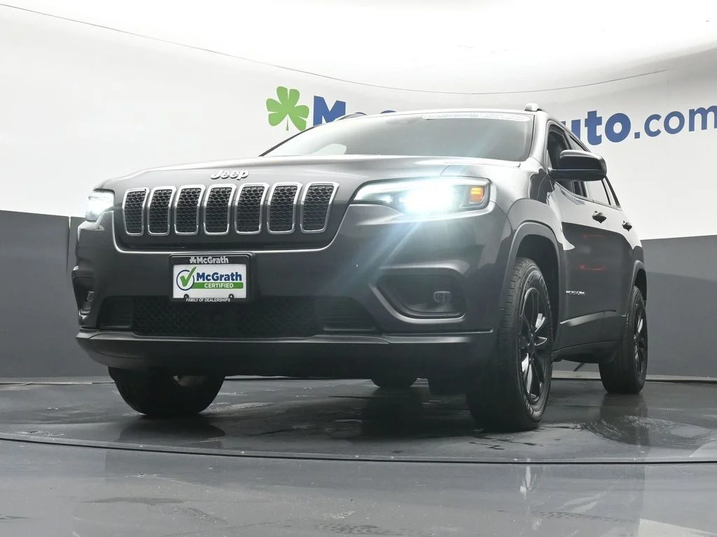 Used 2022 Gray Jeep Latitude Lux image 8