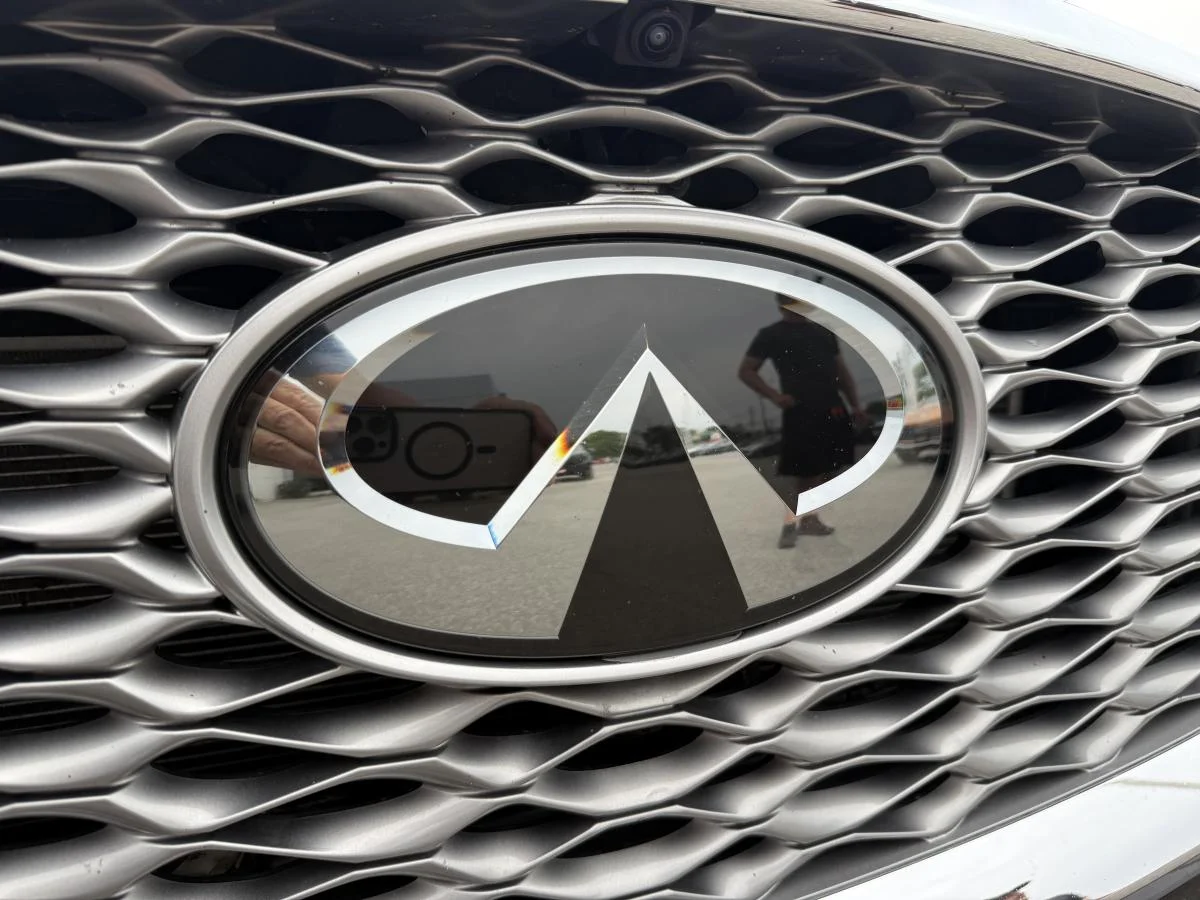 Used 2022 Grey INFINITI Sensory image 11