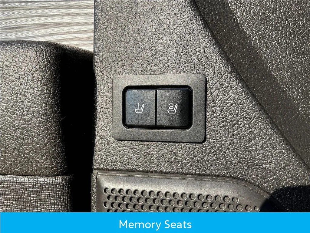 Used 2019 Red Ford SEL image 14