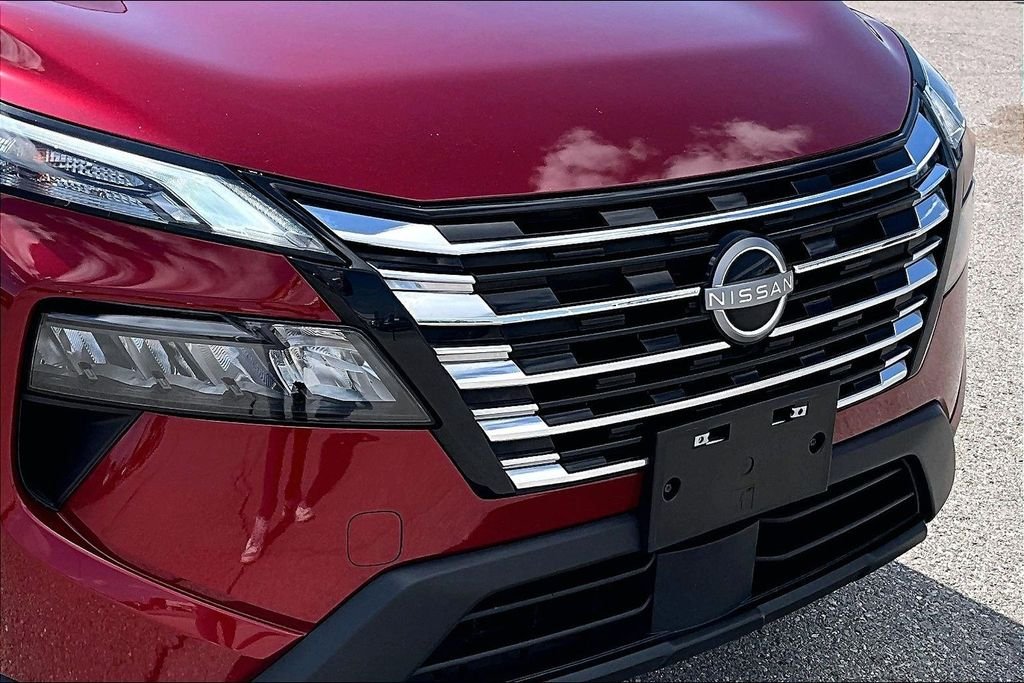 Used 2024 Red Nissan SV image 27