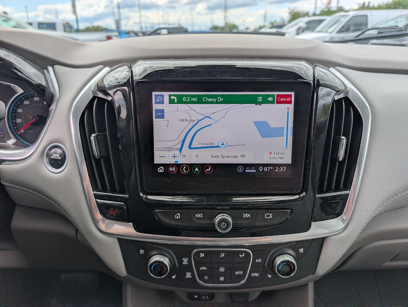 Used 2020 Iridescent Pearl Tricoat Chevrolet Premier image 15