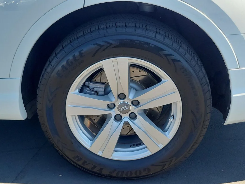 Used 2019 Carrara White Audi 45 Premium image 32