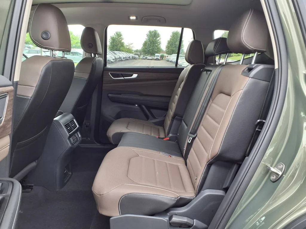 New 2026 Avocado Green Pearl Volkswagen 2.0T SEL image 20