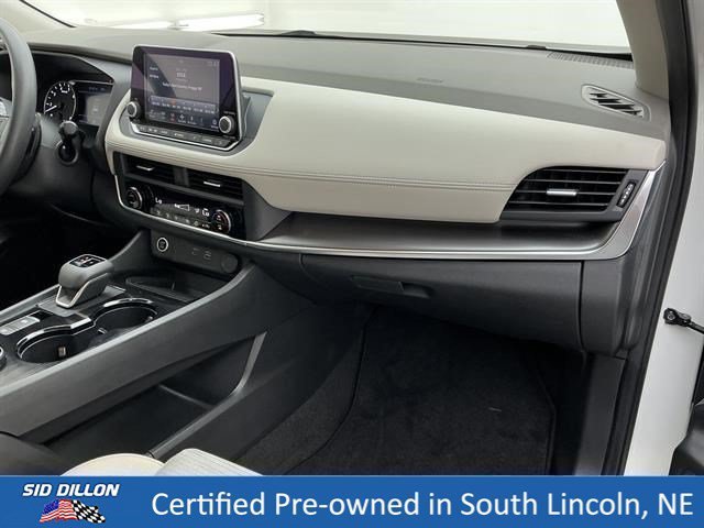 Used 2023 Pearl White Tricoat Nissan SV image 24