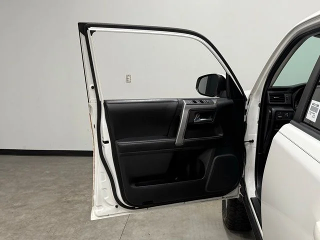 Used 2015 White Toyota SR5 Premium image 13
