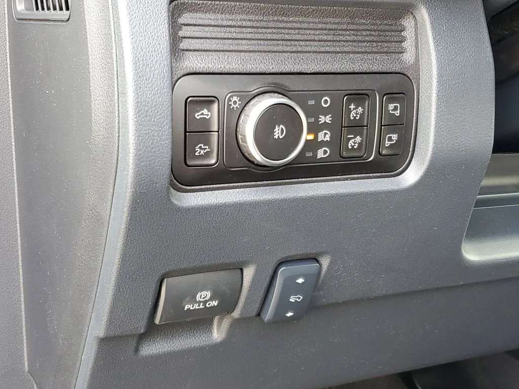 New 2026 Carbonized Gray Metallic Ford F-350® Lariat® image 8