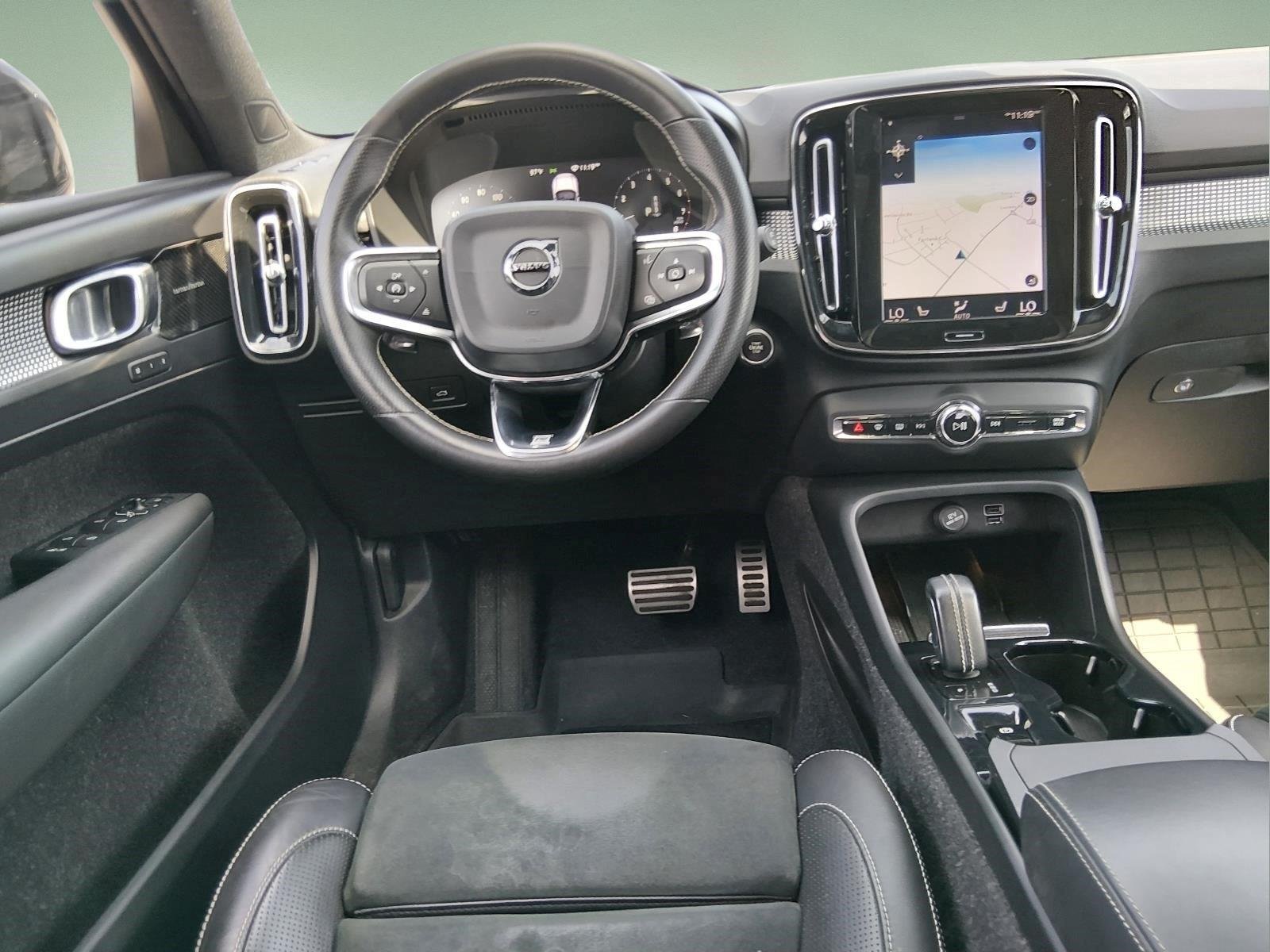 Used 2019 Fusion Red Metallic Volvo R-Design image 16