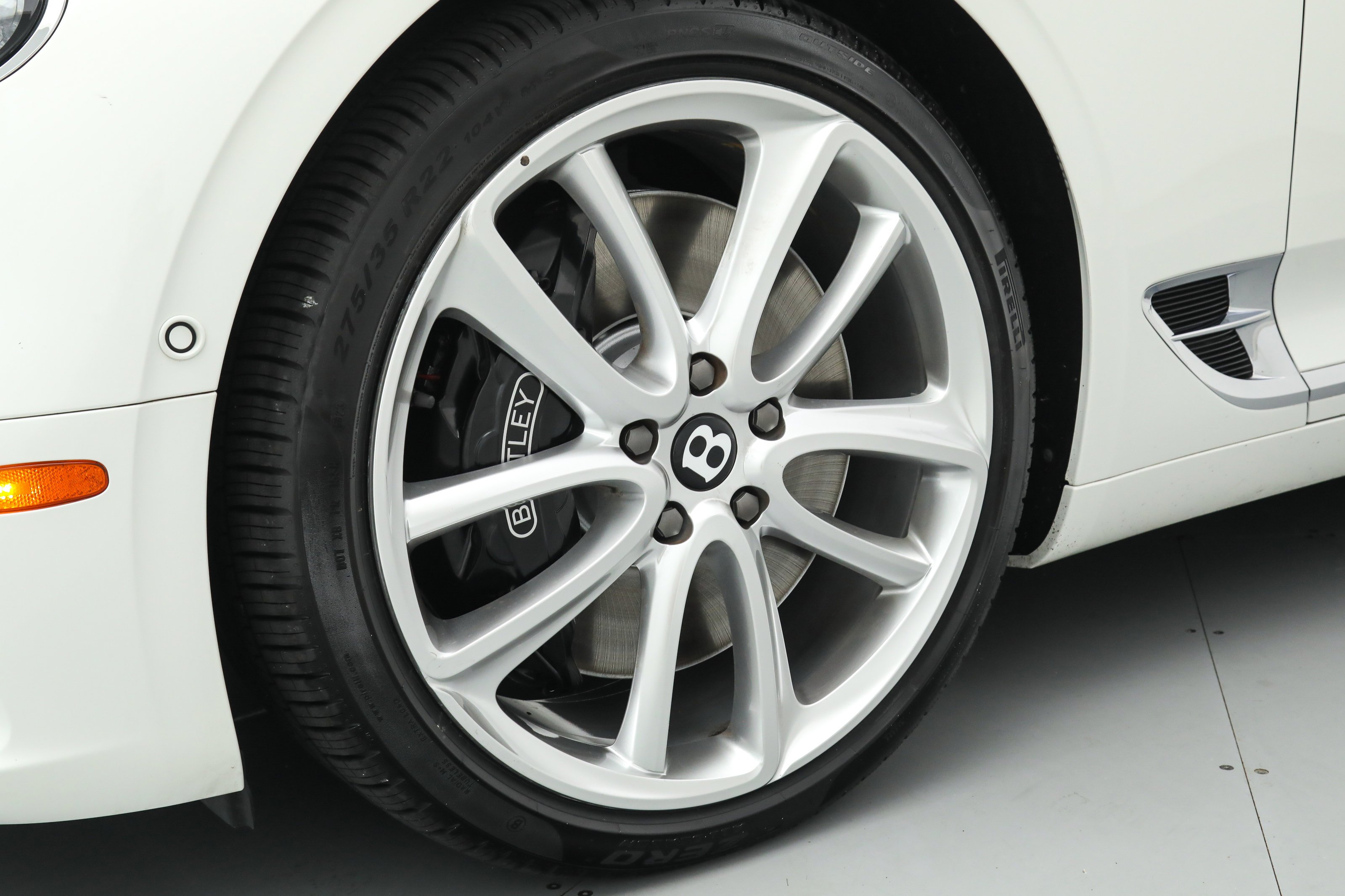 Used 2022 White Bentley GT V8 Convertible image 12