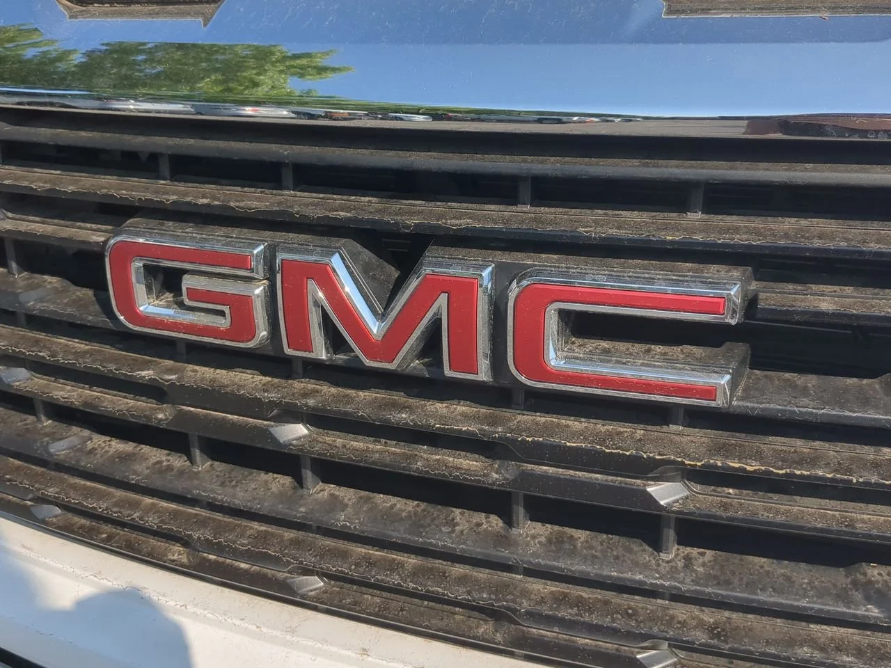 New 2026 Summit White GMC Pro image 28