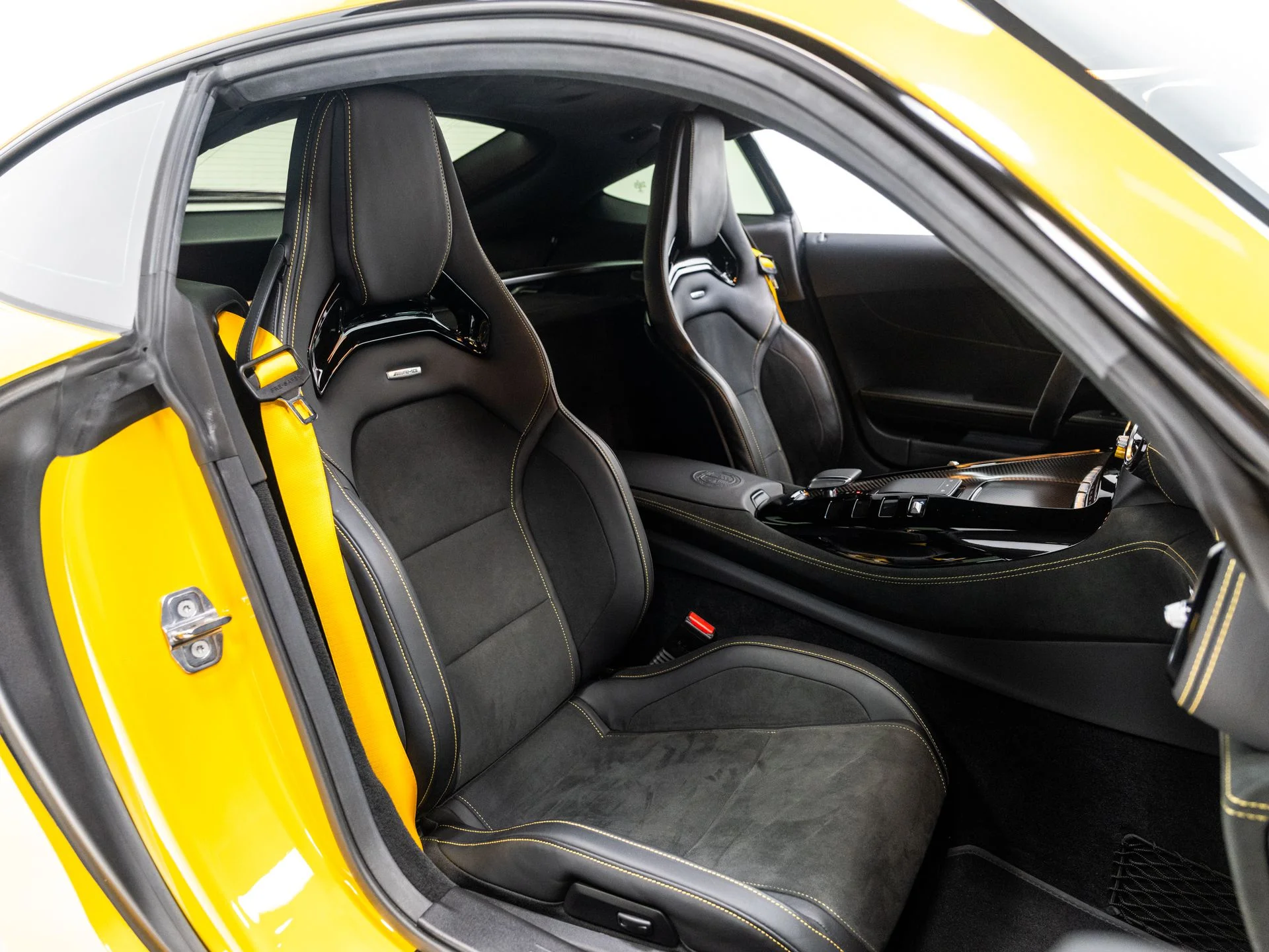 Used 2020 AMG Solarbeam Yellow Metallic Mercedes-Benz R image 38