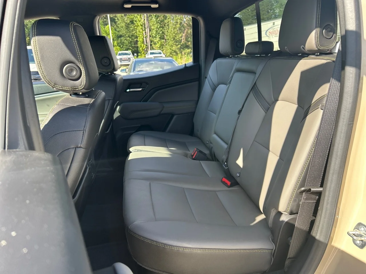 Used 2023 SAND DUNE METALLIC Chevrolet 4WD ZR2 image 17