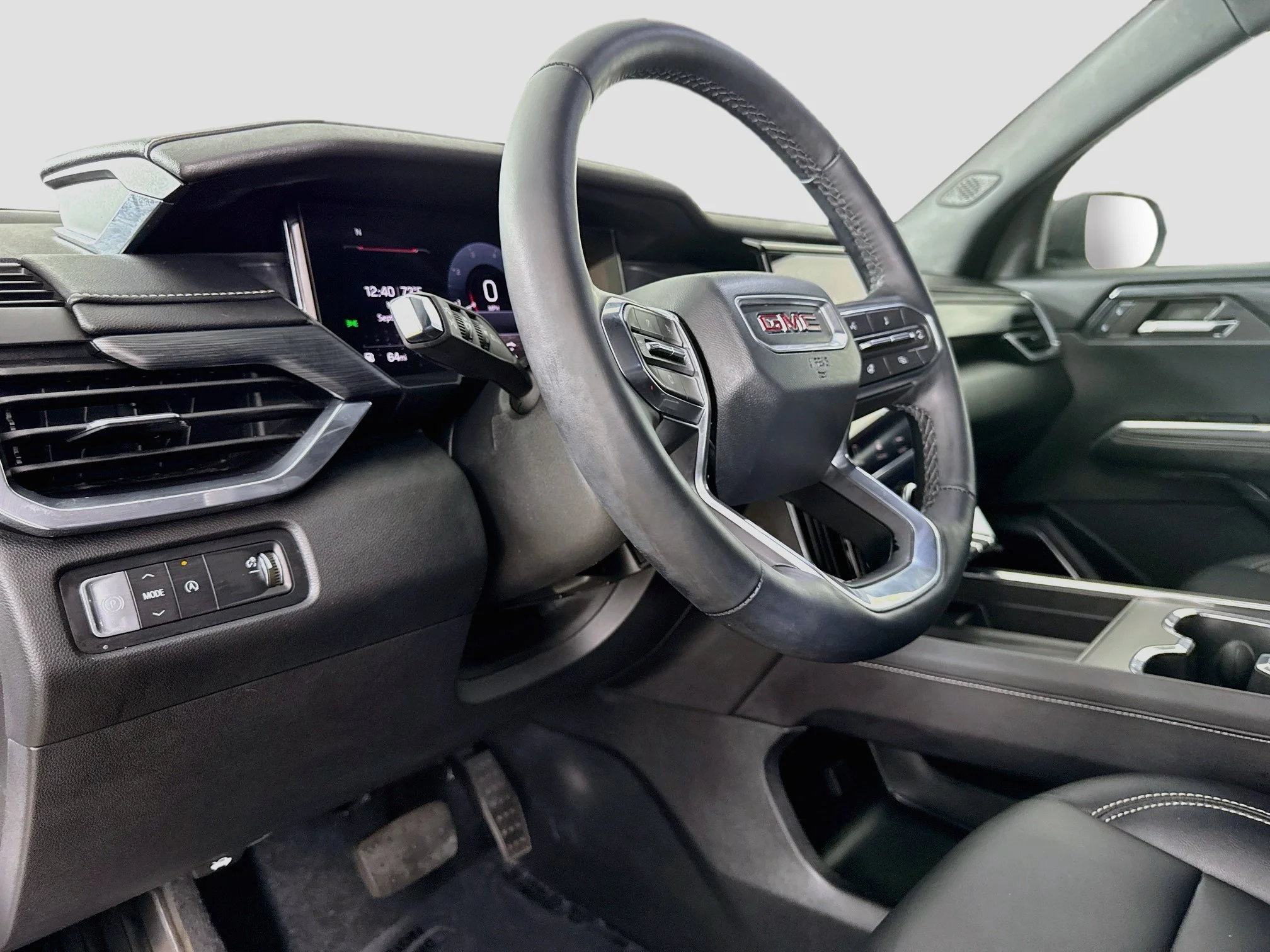 Used 2024 Summit White GMC Elevation image 11