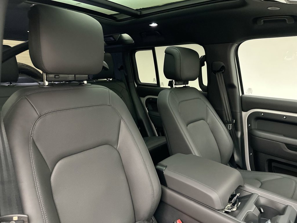 New 2026 Borasco Grey Land Rover X-Dynamic SE image 6