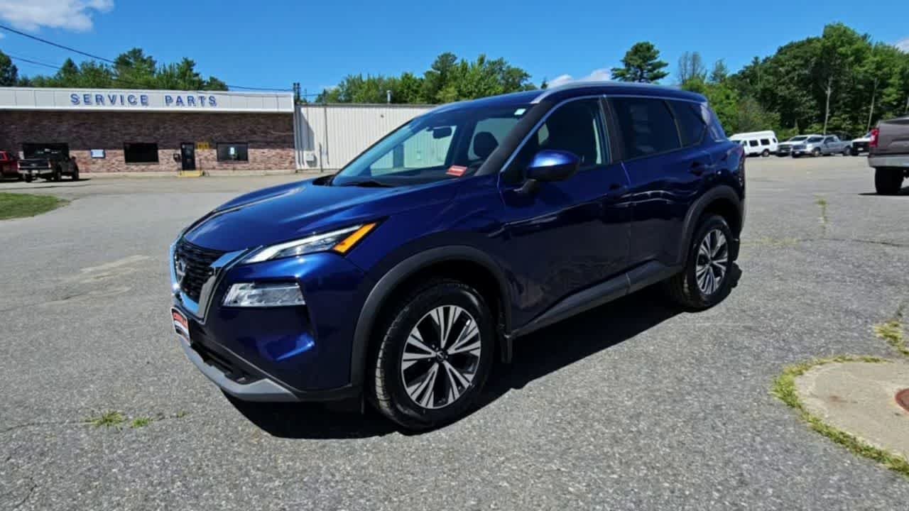 Used 2023 Caspian Blue Metallic Nissan SV image 5