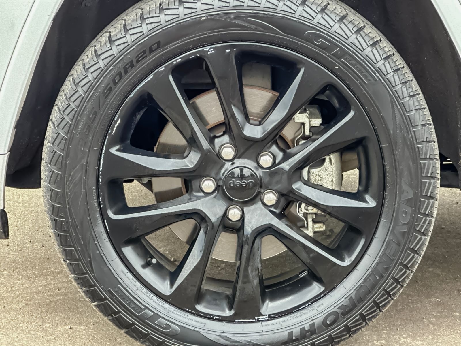 Used 2022 White Jeep Laredo X image 25