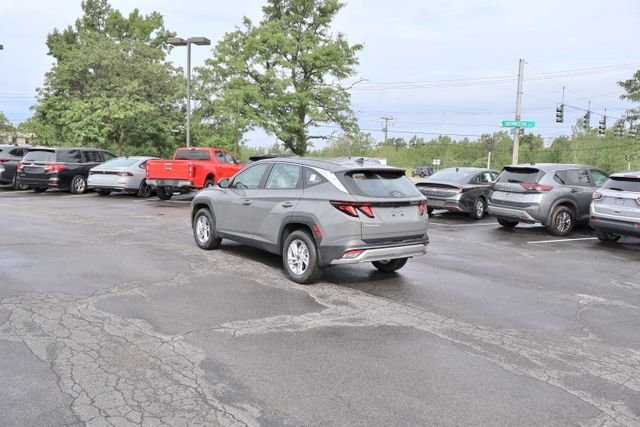 Used 2026 Gray Hyundai SE image 5