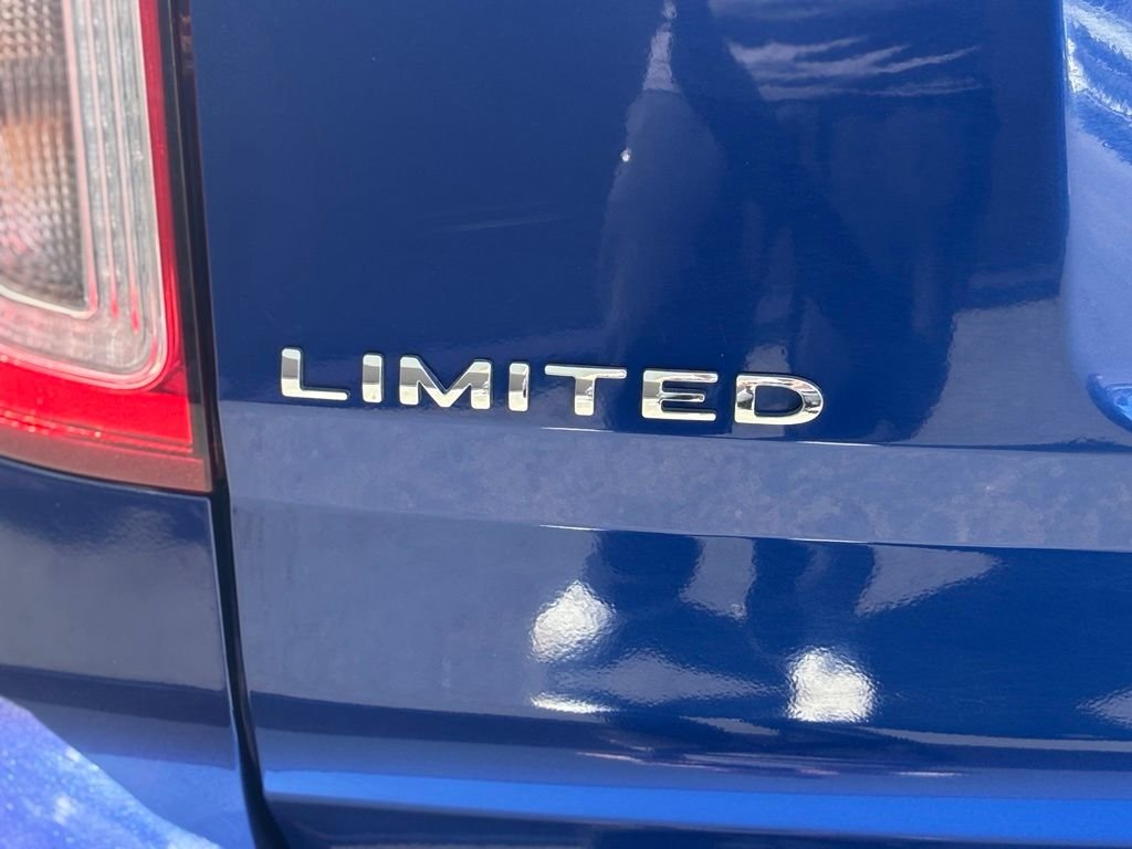 Used 2014 Blue Metallic Ford Limited image 33