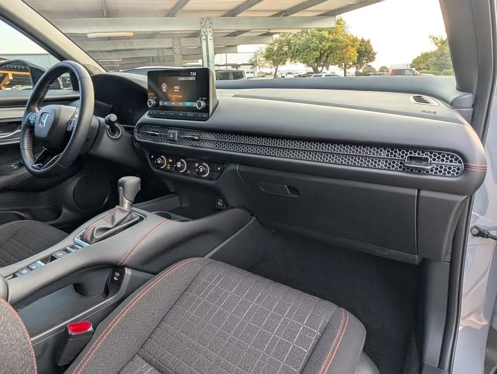 Used 2025  Honda Sport image 23