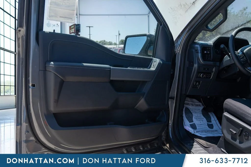 New 2026 Carbonized Gray Metallic Ford XLT image 15